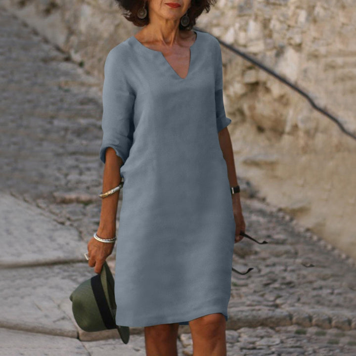 Relaxed Linen Midi Dress with V-Neckline and Three Quarter Sleeves