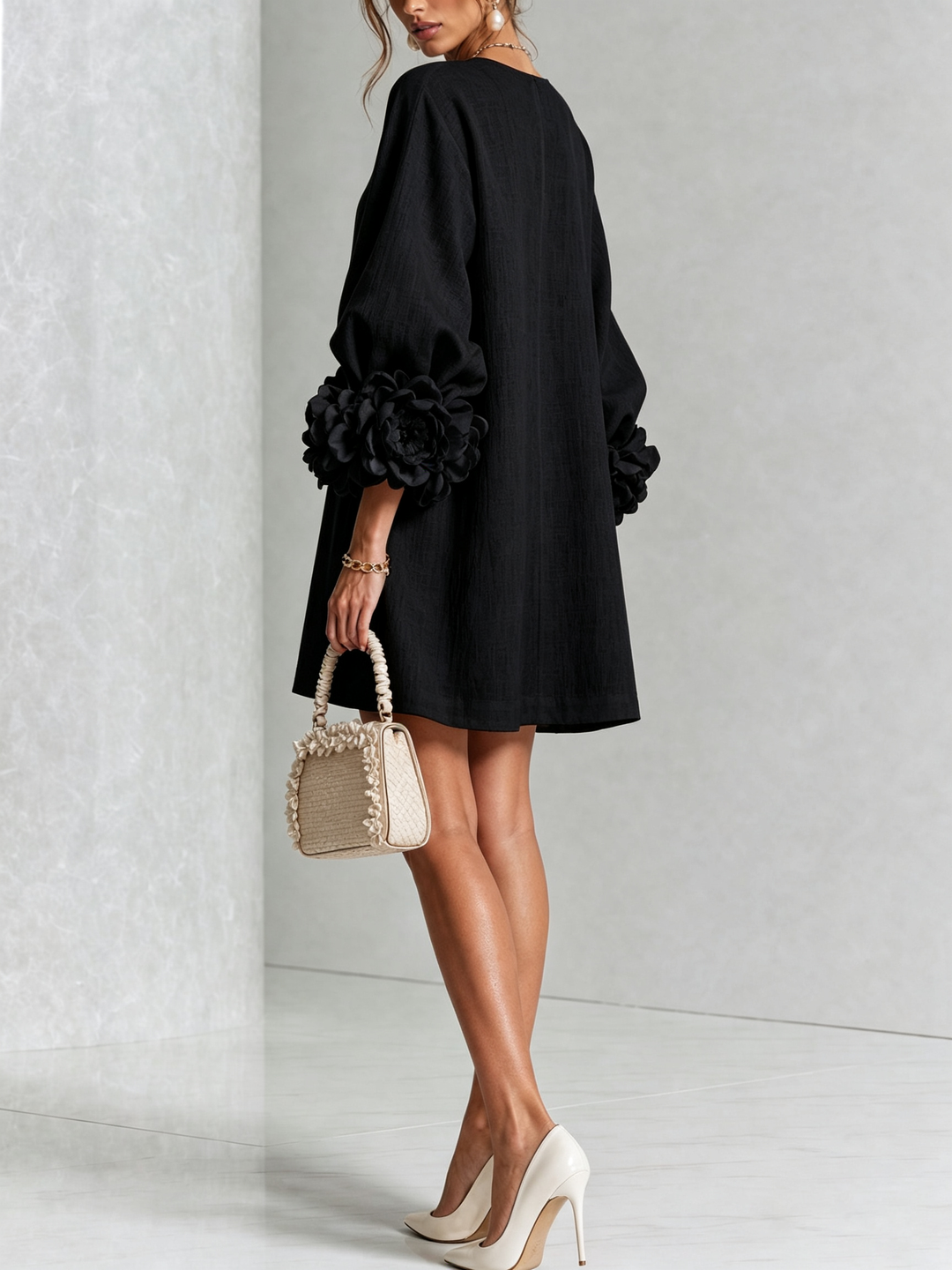 ELEGANT WOMEN'S SLEEVELESS DRESS